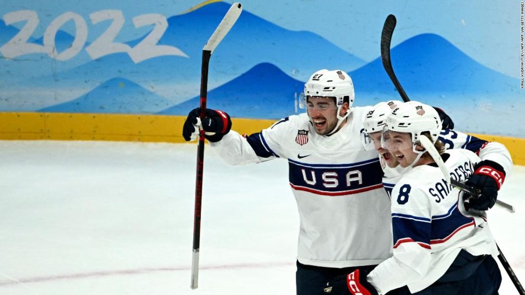 El equipo de hockey sobre hielo de EE. UU. venció a Canadá en los Juegos Olímpicos por primera vez en 12 años