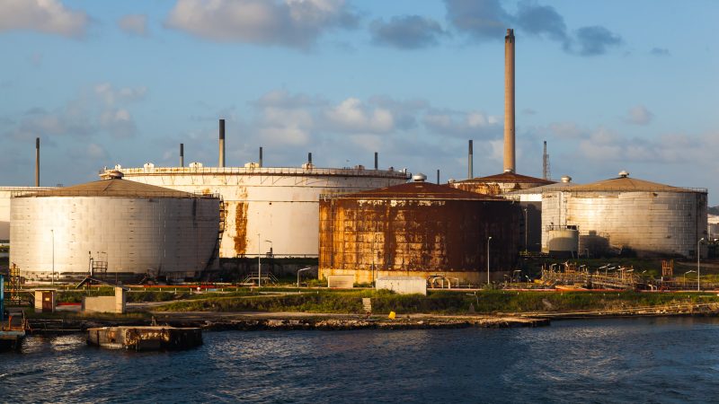 Un estudio concluye que las afirmaciones climáticas de las compañías petroleras son un proceso de lavado respetuoso con el medio ambiente - EURACTIV.com