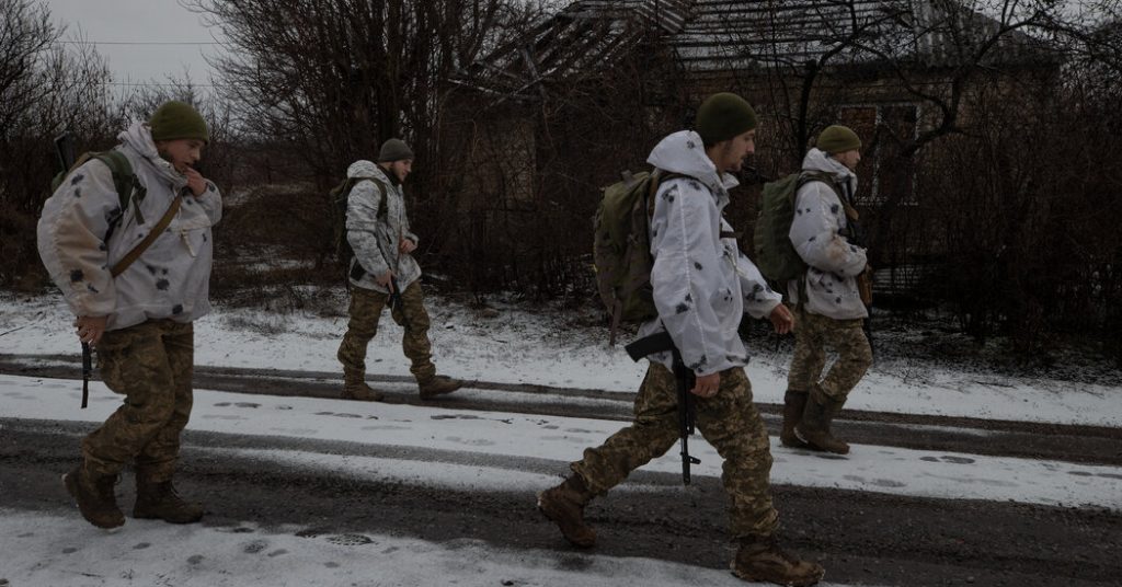 Biden advierte que Estados Unidos no enviará tropas para rescatar a estadounidenses en Ucrania