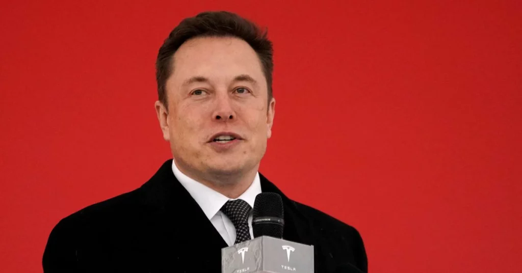 Elon Musk y Tesla atacan a la SEC por acoso 'implacable'