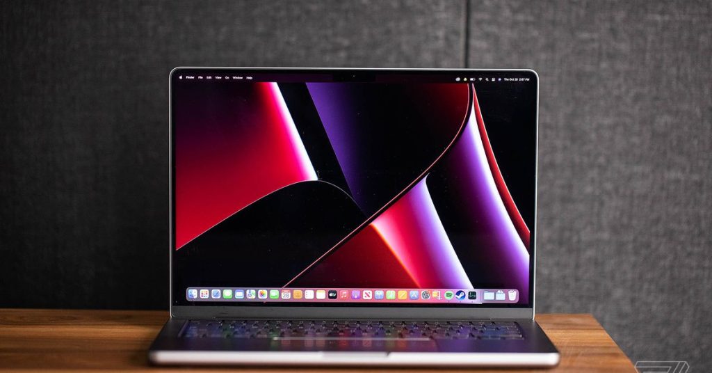 MacBook Pro de 14 pulgadas con 10 núcleos más rápido que el M1 Pro llega a un nuevo precio bajo