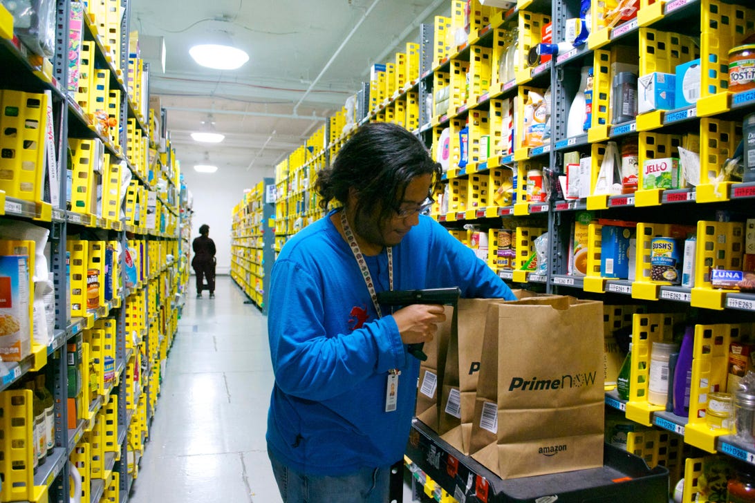 Dentro de un almacén de Amazon Prime Now en Manhattan en 2015.