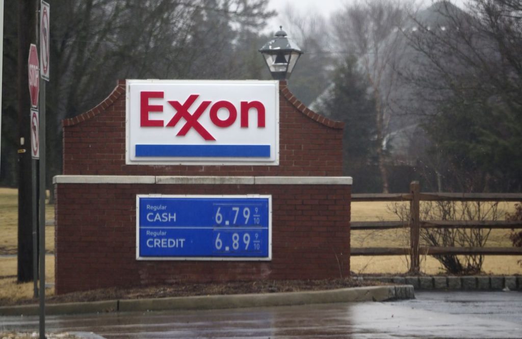 La gasolina cuesta más de $6 por galón en la estación de NJ.  ¿Cómo saber cuándo se trata de aumento de precios?