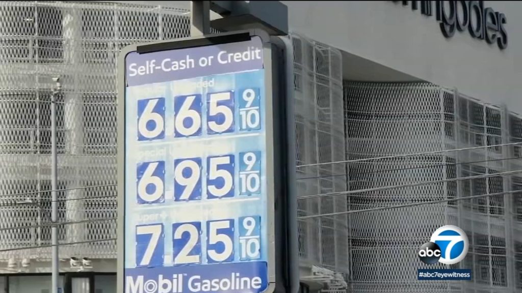 Precios de la gasolina: el 'recargo misterioso' de California aumenta el dolor en la bomba