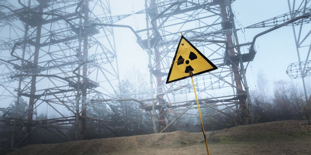 Grabación de radiactividad en las afueras del primer plano de Chernobyl 2019