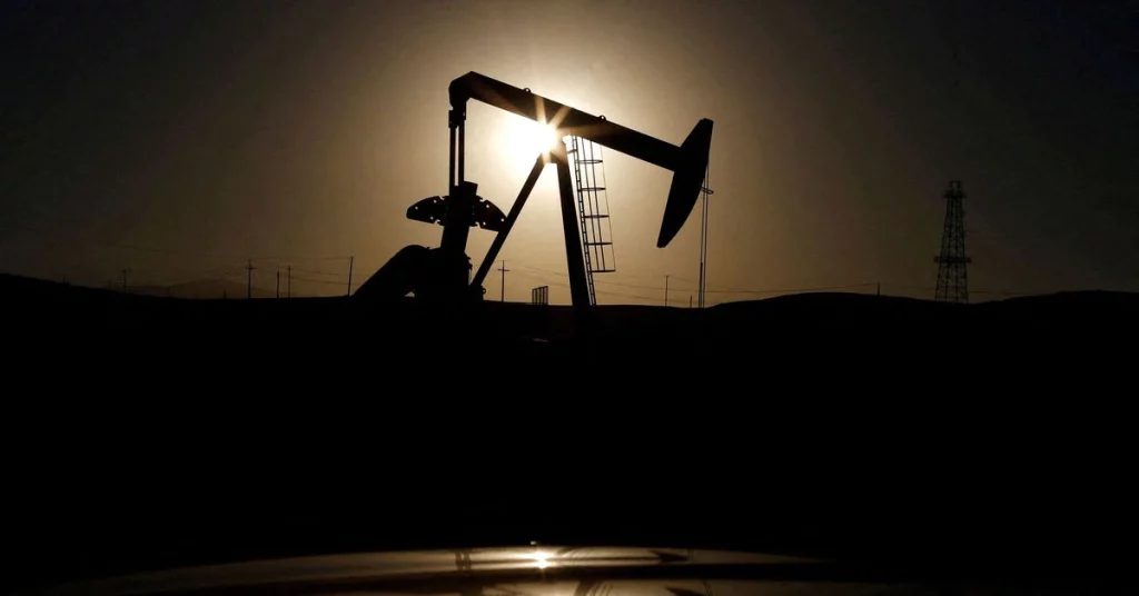 Los precios del petróleo se estabilizan a medida que crece el posible embargo de la UE sobre el petróleo ruso