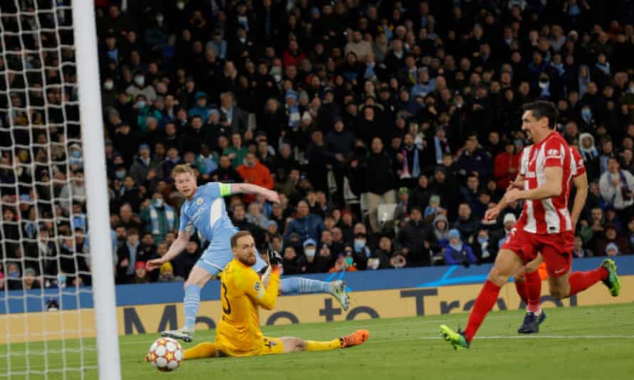 Kevin De Bruyne, del Manchester City, abrió el marcador.