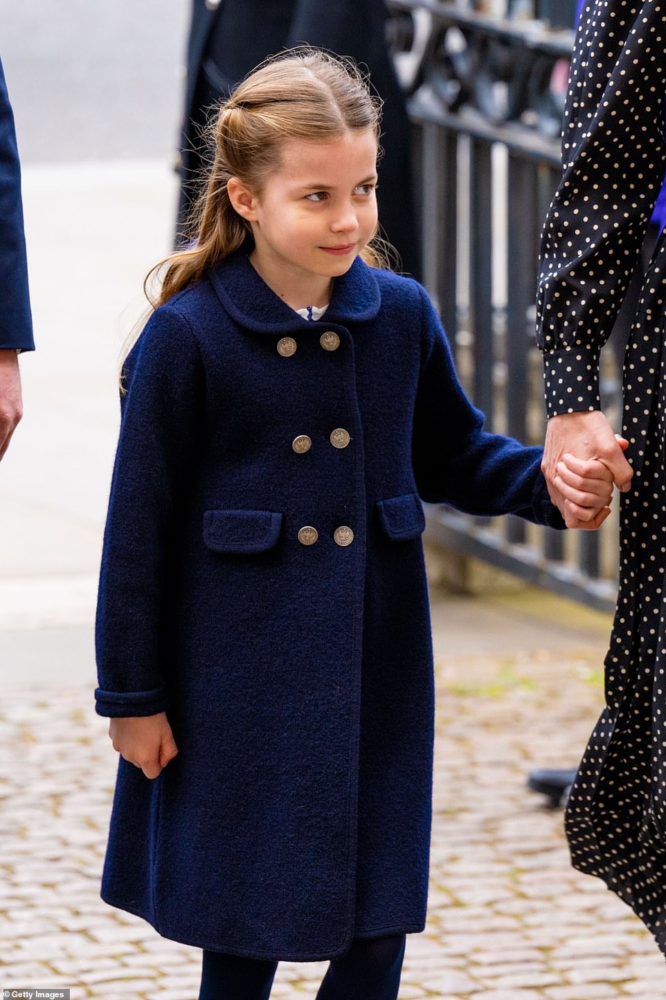 La princesa Charlotte asistirá a una escuela exclusiva de Berkshire en septiembre fuera de la escuela y le encanta cantar y bailar ballet.