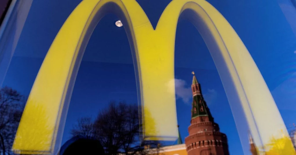 Los Arcos Dorados se oscurecen en Rusia tras la salida de McDonald's después de 30 años