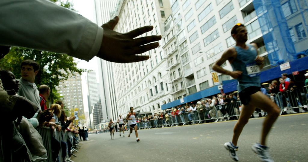 Corredor muere tras desplomarse en la Media Maratón de Brooklyn