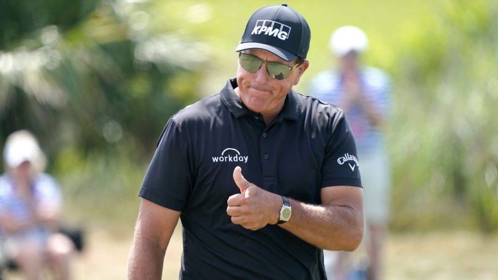 La ausencia de Phil Mickelson del golf competitivo continúa ya que el campeón defensor se retira del PGA Championship de la próxima semana.
