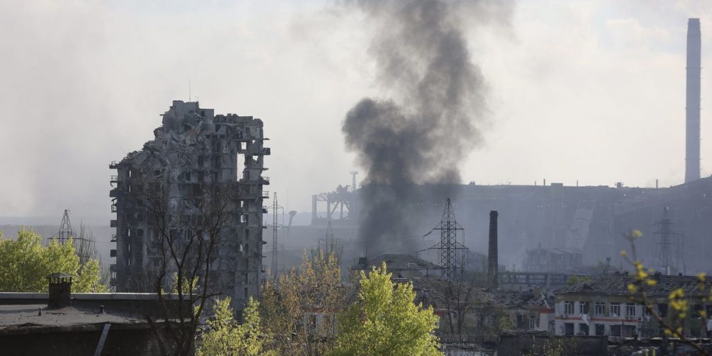 Rusia reanuda el bombardeo de la planta siderúrgica de Mariupol