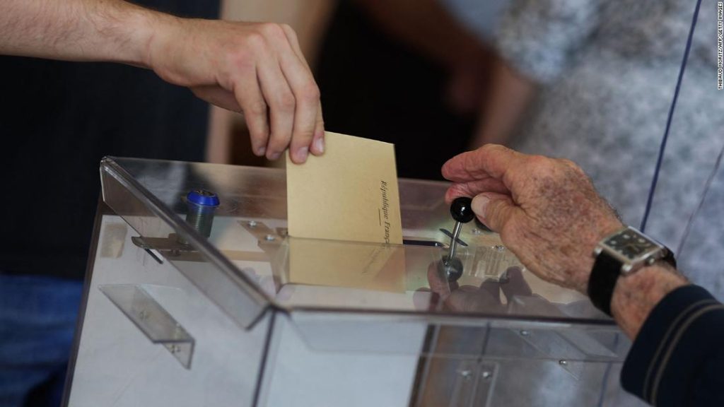 La baja participación ensombreció las elecciones parlamentarias francesas