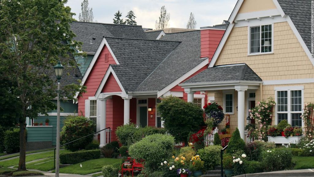Las tasas hipotecarias están subiendo de nuevo, expulsando a más compradores del mercado de la vivienda