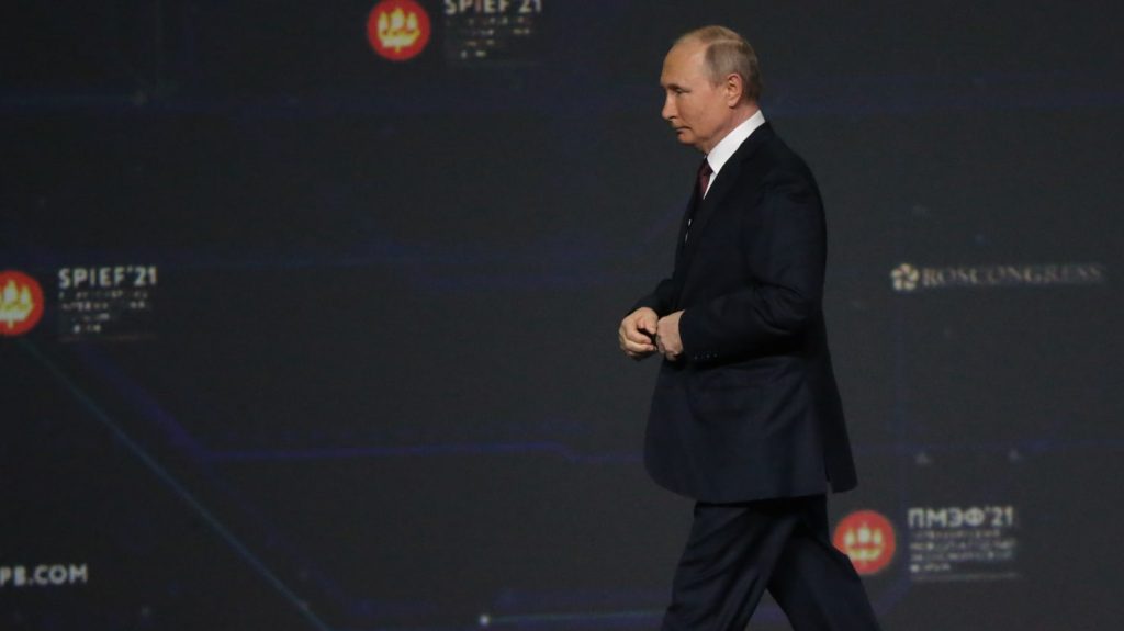 El Foro Económico "Davos Ruso" de Vladimir Putin en San Petersburgo es de hecho un gran y triste desastre