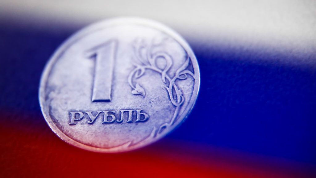 El rublo ruso alcanzó su nivel más fuerte en 7 años a pesar de las sanciones