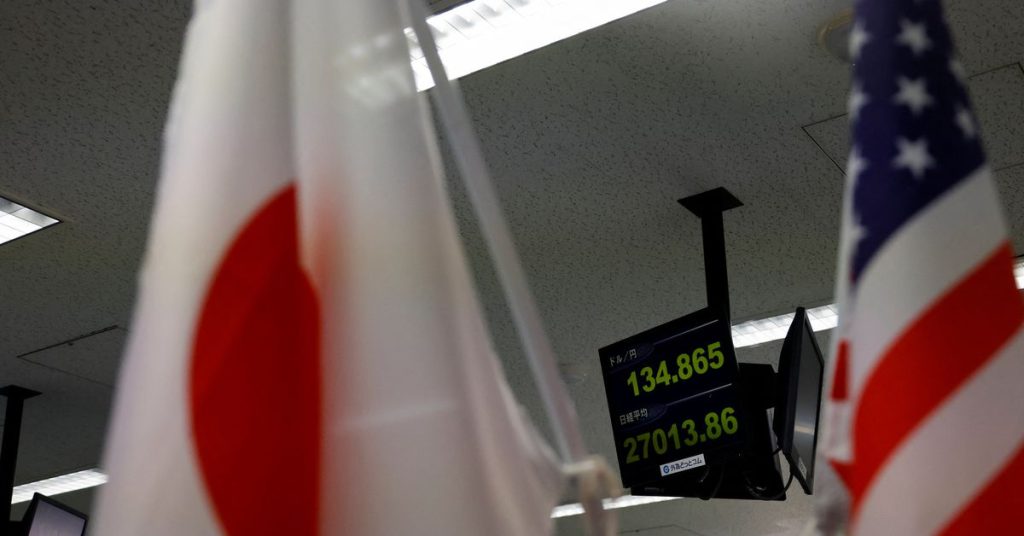 El yen cayó a su nivel más bajo desde 1998 cuando los rendimientos estadounidenses aumentaron