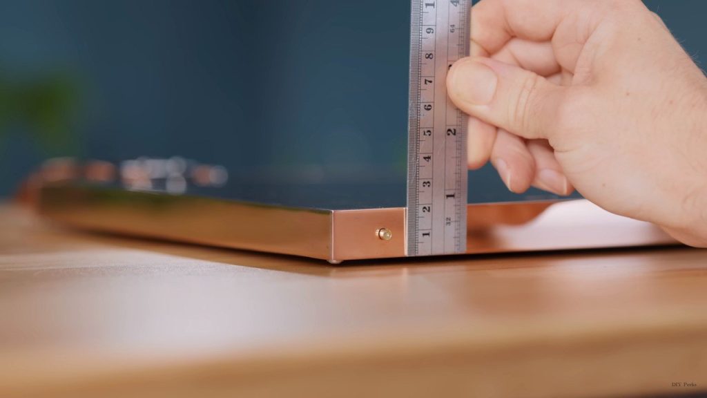 La PS5 Slim, que mide solo 2 cm de altura, fue hecha por un YouTuber
