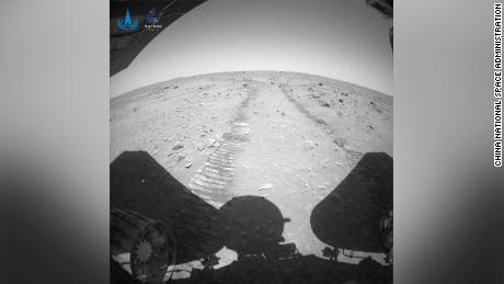 China publica nuevas imágenes del rover Zhurong Mars