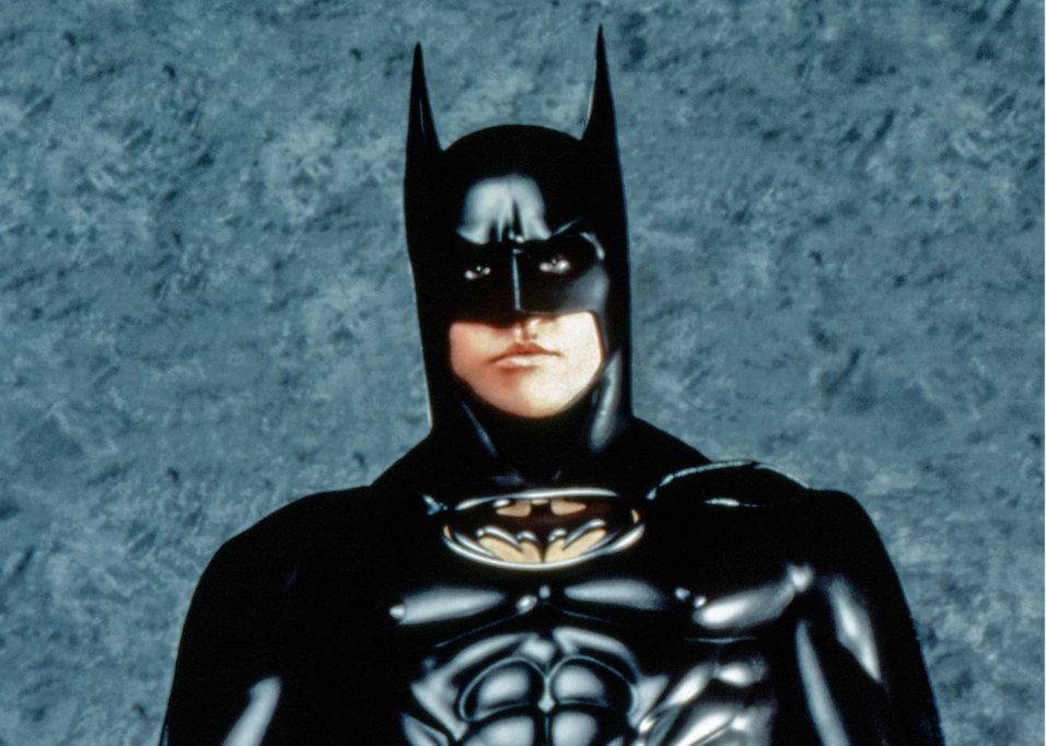 Tim Burton revela su reacción al traje de pezón de 'Batman Forever' - Deadline