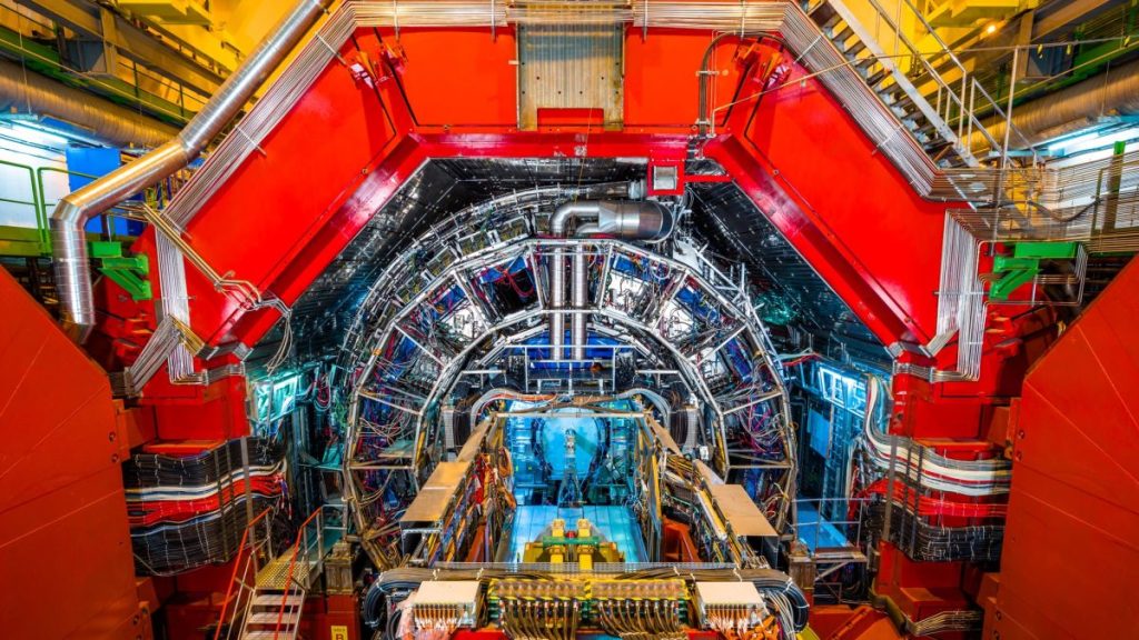 El Gran Colisionador de Hadrones está de vuelta en busca de nueva física