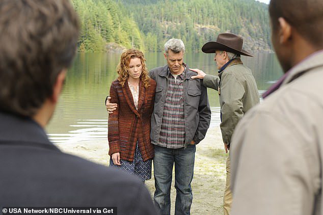 Mención de honor: interpretó al sheriff Andrew Jackson mientras aparecían varios otros actores de Twin Peaks, incluida Cheryl Lee;  (de izquierda a derecha) Los actores de Twin Peaks Robin Lively, Dana Ashbrook y Von Dohlen