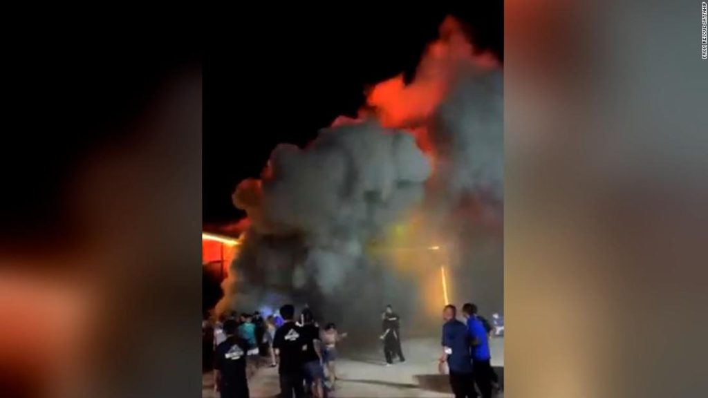 Incendio en una discoteca en Tailandia: 14 personas murieron en un incendio que envolvió un edificio