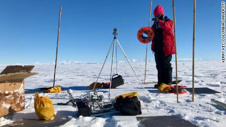 Se ha encontrado una gran cantidad de agua debajo de la capa de hielo en la Antártida por primera vez