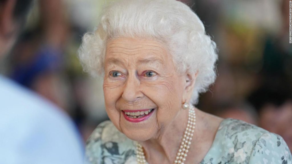 La reina Isabel no regresará a Londres para nombrar un nuevo primer ministro británico por primera vez en su mandato