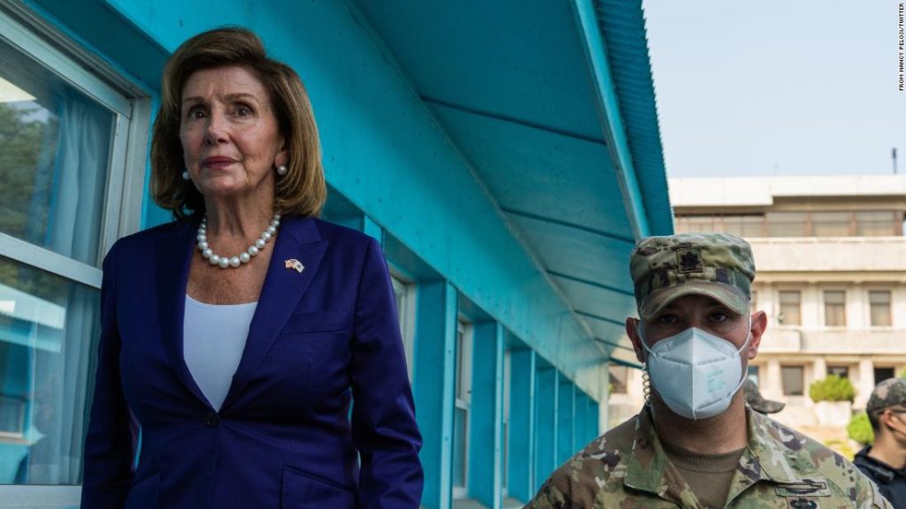 Nancy Pelosi visitó la Zona Desmilitarizada de Corea con una delegación del Congreso