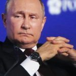 Putin afirma que EEUU quiere «prolongar» la guerra en Ucrania