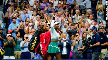 Serena y Venus Williams fuera del 'dobles'  Jugado por un dúo checo en el US Open