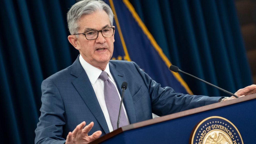 La encuesta de CNBC muestra que ahora se espera que la Fed siga aumentando las tasas y luego las mantenga allí