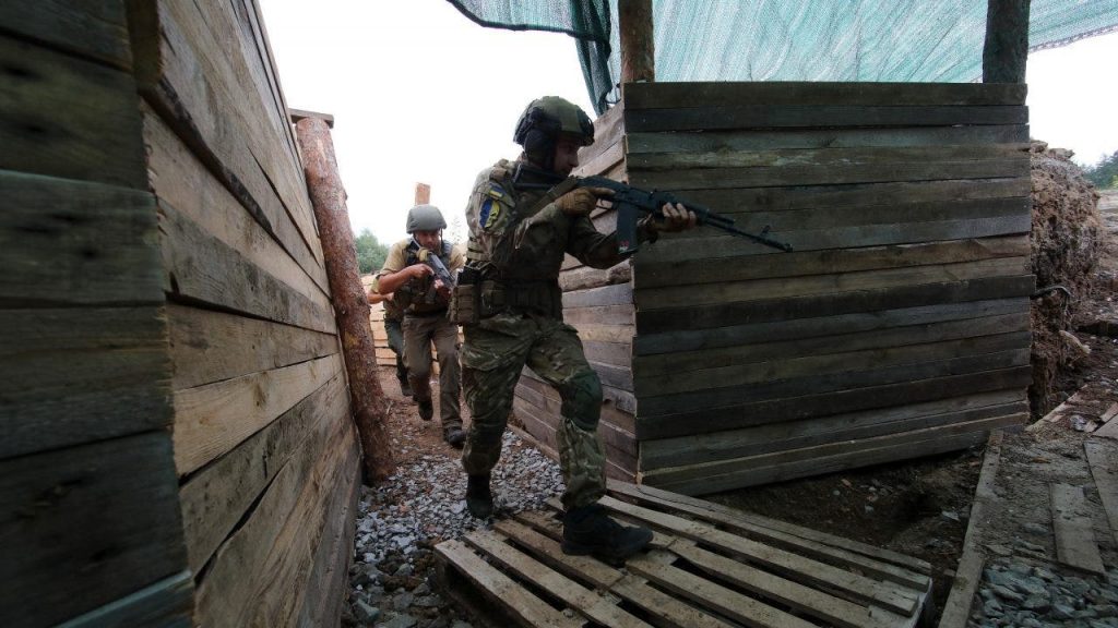 Las fuerzas ucranianas avanzan hacia Donetsk, Rusia lucha por el territorio que considera "esencial" para ganar: inteligencia británica