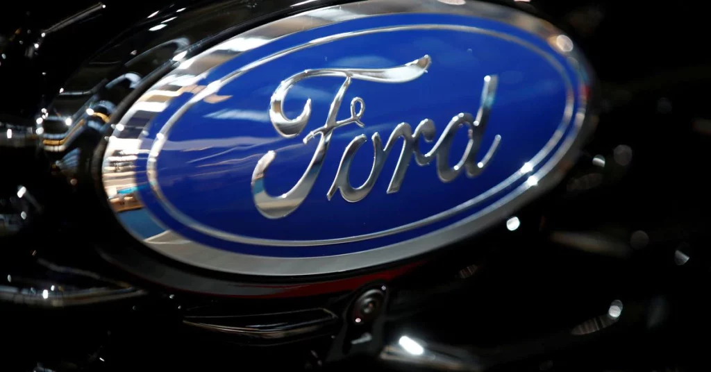 Las acciones de Ford registran su mayor caída diaria desde 2011, tras alerta de inflación