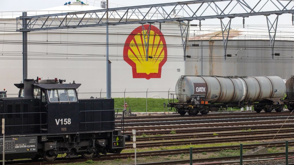 El gigante petrolero Shell reveló planes para aumentar los dividendos al anunciar las ganancias del tercer trimestre