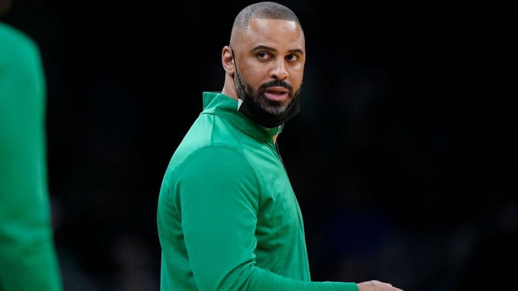 La investigación encontró que la entrenadora de los Boston Celtics, Amy Odoka, usó lenguaje vulgar en una conversación con su subordinado antes de iniciar una relación inapropiada.