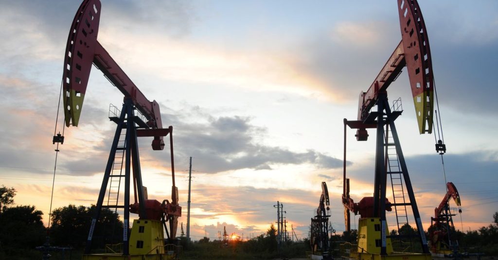 Los precios del petróleo cayeron más del 1% debido a la decepción de los datos de demanda en China
