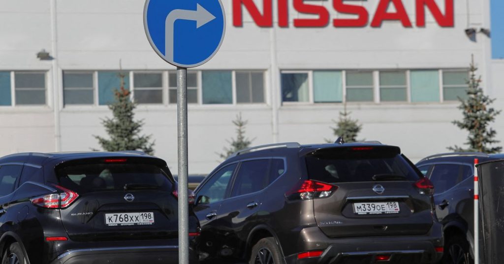 Nissan incurre en una pérdida de 687 millones de dólares al vender negocio ruso por un euro