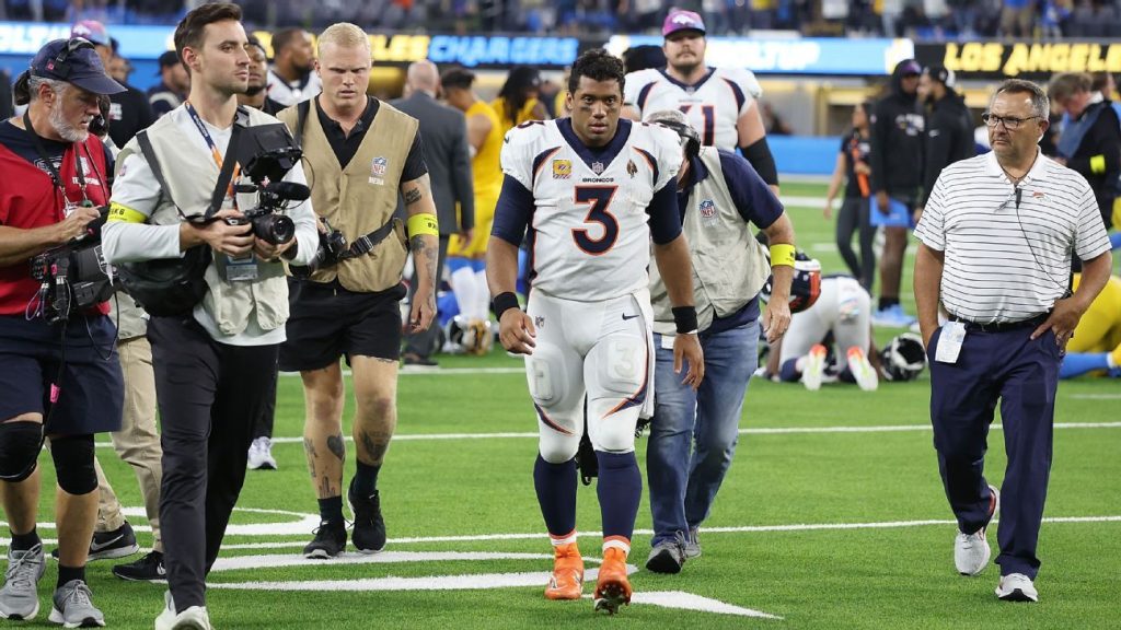 Russell Wilson de los Broncos se lesionó el tendón de la corva al perderse los Chargers