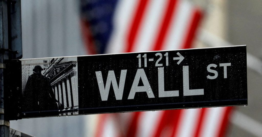 Wall Street se recuperó, el dólar cayó por fuertes ganancias, cambio de política británica