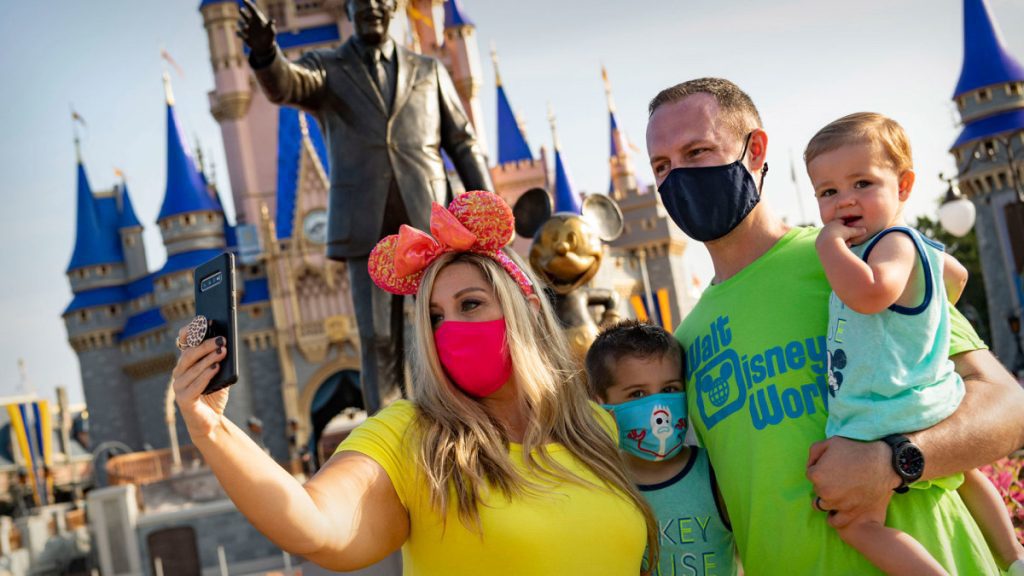 Disney World sube los precios de las entradas y deja caer algo que los visitantes odian