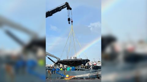 Un arcoíris doble apareció en el cielo sobre el escudo térmico de LOFTID mientras se transportaba al puerto de Hawái.
