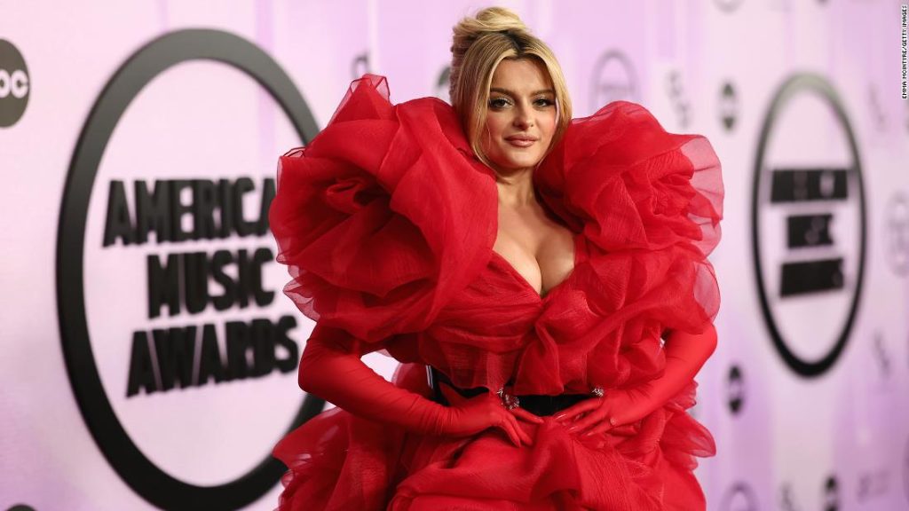 Moda en la alfombra roja de los American Music Awards 2022