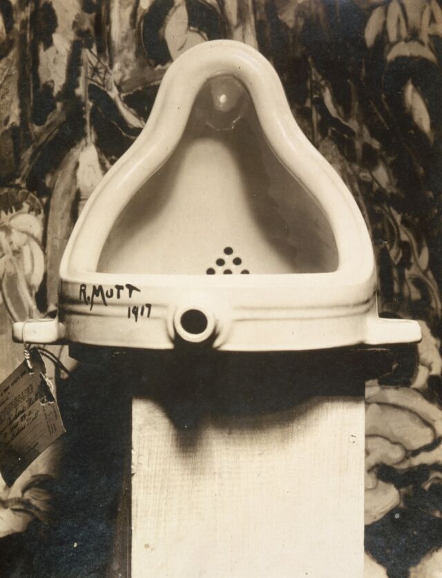 marcel duchamp "La fuente," Representado por Alfred Stieglitz en 291 Art Gallery después de la exposición de la Sociedad de Artistas Independientes de 1917.