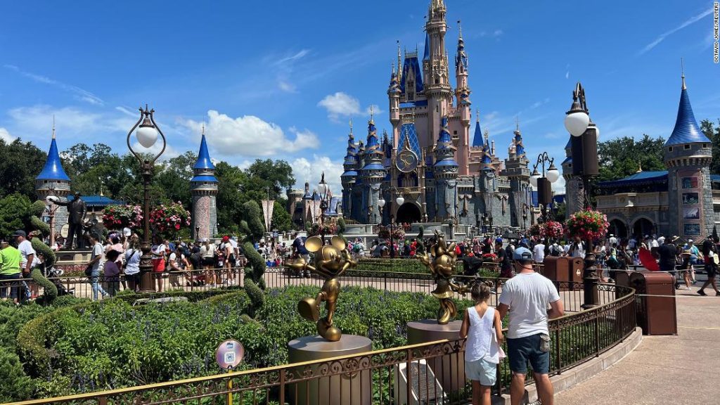 Disney World sube los precios de las entradas por segunda vez en un año