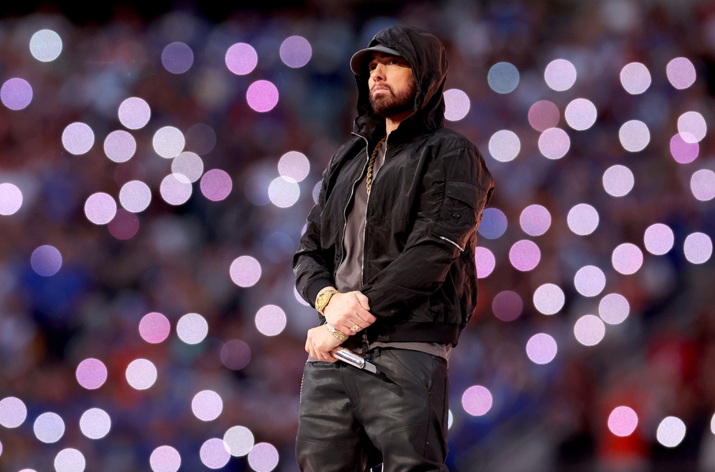 Eminem y Spider-Man tienen una batalla de rap en la portada de un cómic - Billboard
