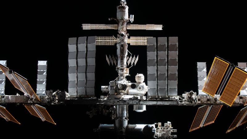 Estación Espacial Internacional: los astronautas estadounidenses Cassada y Rubio se aventuran fuera de la estación espacial
