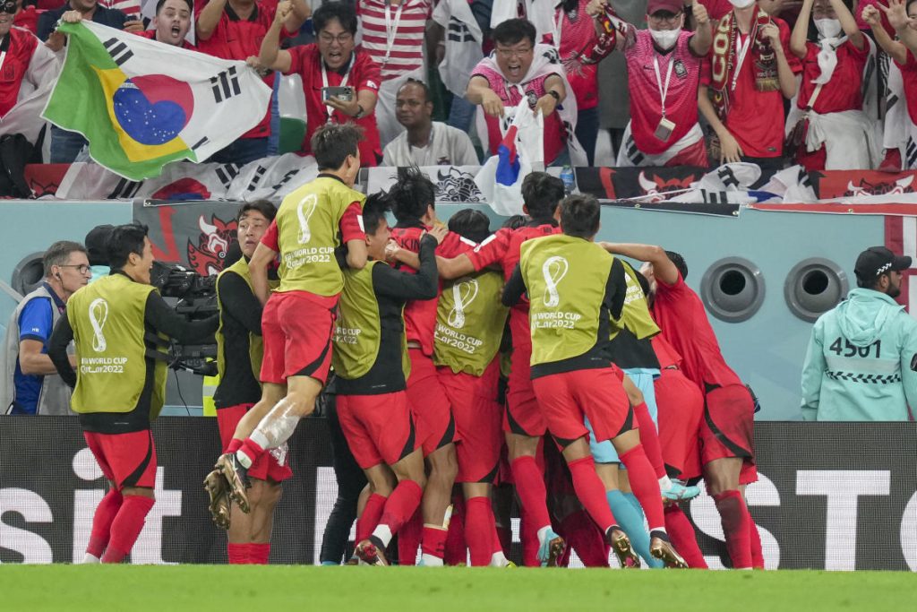 Corea del Sur se adelantó con un emocionante gol en tiempo de descuento para llevar a Portugal a la cima del Grupo H
