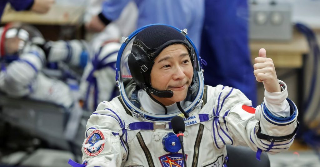 El multimillonario japonés Maezawa selecciona a la estrella del K-pop TOP y al DJ Steve Aoki para unirse al vuelo lunar de SpaceX